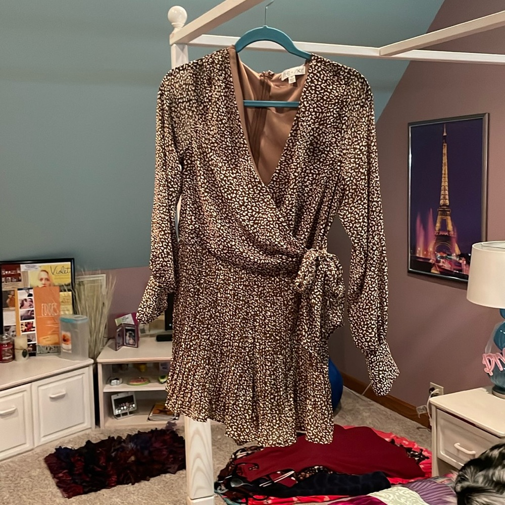 SHE + SKY brown & white romper, size medium
